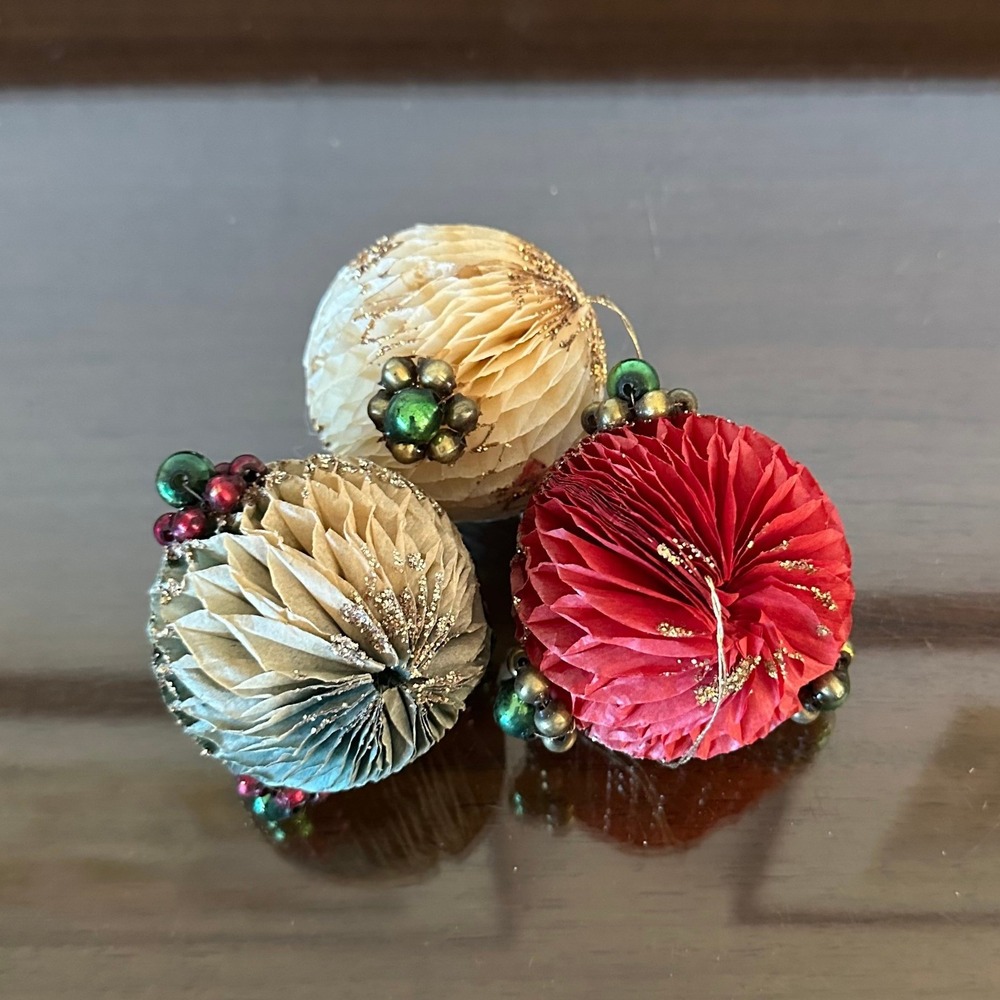 Commodore Honeycomb Mercury Beads Round Ball Christmas Ornaments Set of 3 2.5"